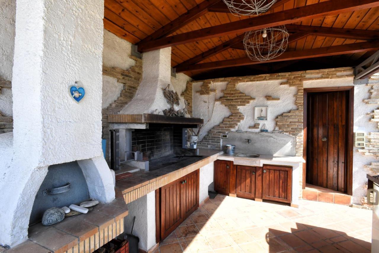 Luxurious Villa By The Sea Posidhonia  Екстер'єр фото